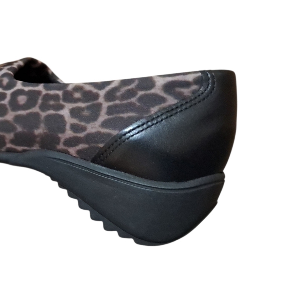 Munro Iriana Traveler Flats Leopard Print Comfort Slip On Shoes Size 5M - Picture 15 of 16